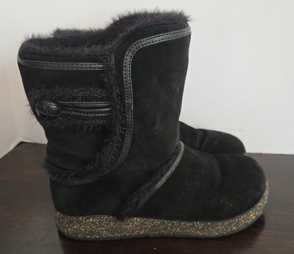 Women’s Earth Black Dream Caraway Suede Boot Size 7.5 M Water Resistant